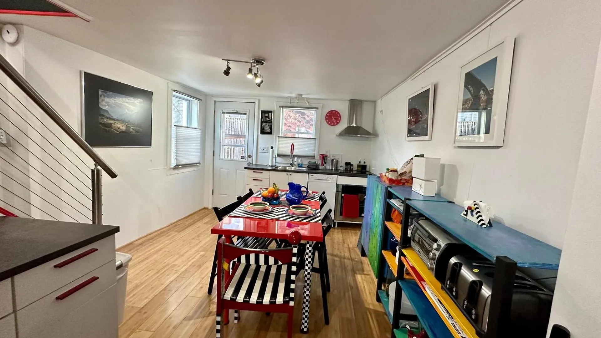 Apartment Unique Artsy 2 Bdrm Apt 1.5 Mi From Downtown Pittsburgh
